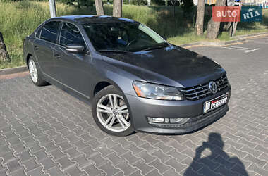 Седан Volkswagen Passat 2014 в Киеве