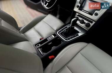 Седан Volkswagen Passat 2015 в 