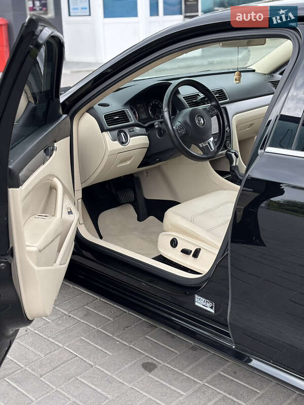 Седан Volkswagen Passat 2015 в Києві
