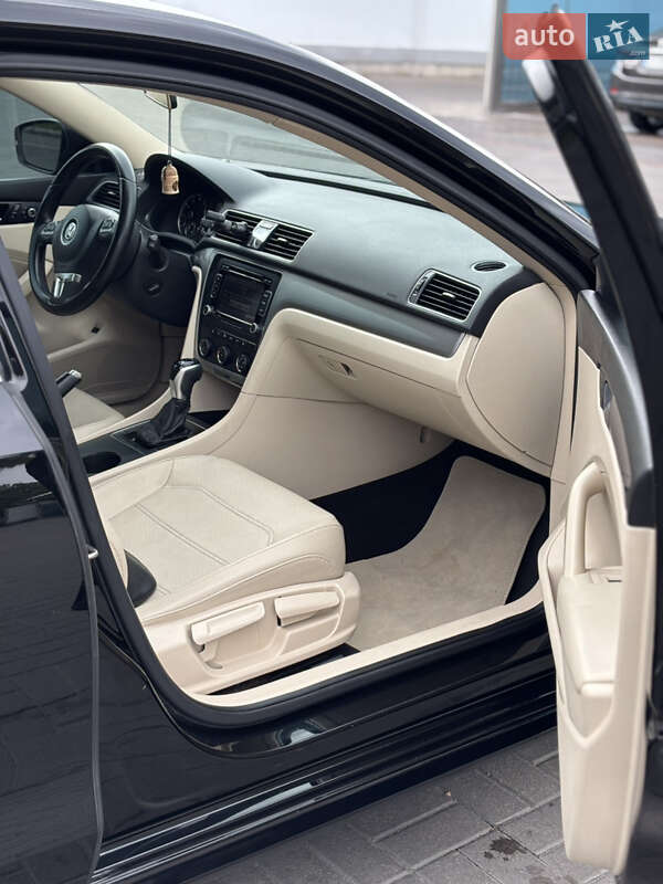 Седан Volkswagen Passat 2015 в Києві