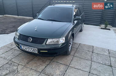 Універсал Volkswagen Passat 1999 в Рокитному