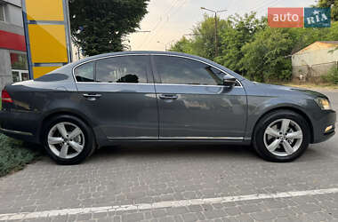 Седан Volkswagen Passat 2011 в 