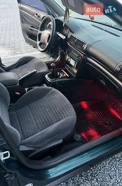 Седан Volkswagen Passat 2001 в 