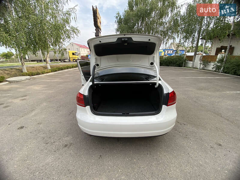 Седан Volkswagen Passat 2012 в Черкасах