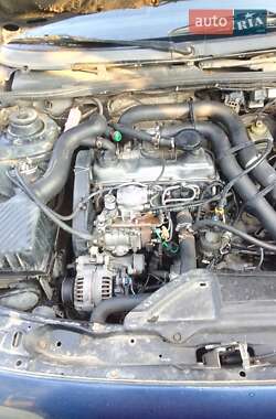 Седан Volkswagen Passat 1991 в 