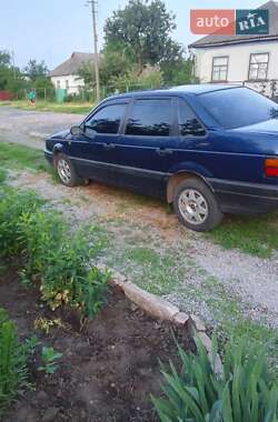 Седан Volkswagen Passat 1991 в 
