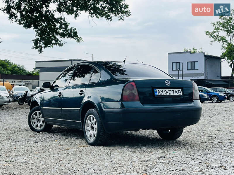 Седан Volkswagen Passat 2003 в Харькове