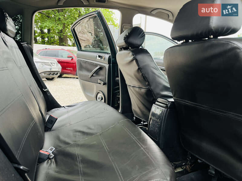 Седан Volkswagen Passat 2003 в Харькове