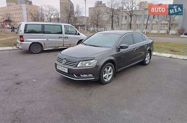 Седан Volkswagen Passat 2012 в Киеве