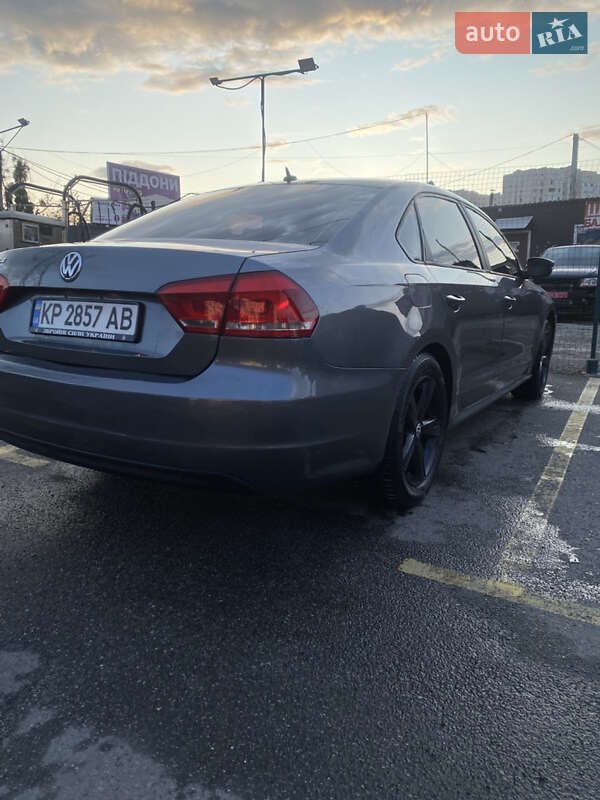 Седан Volkswagen Passat 2012 в Софиевской Борщаговке