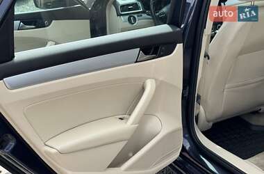 Седан Volkswagen Passat 2012 в 
