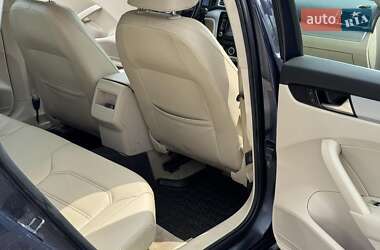 Седан Volkswagen Passat 2012 в 