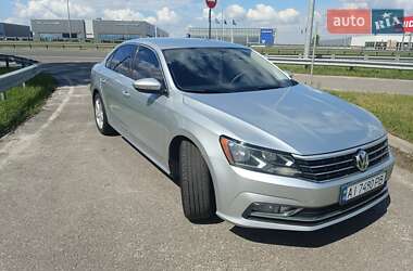 Седан Volkswagen Passat 2016 в Киеве