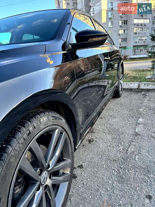 Седан Volkswagen Passat 2016 в Киеве