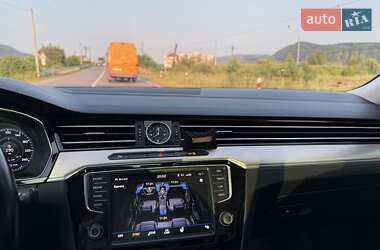Седан Volkswagen Passat 2017 в 