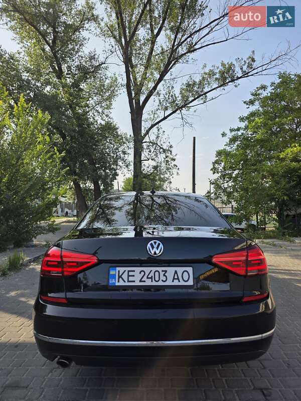 Седан Volkswagen Passat 2015 в Днепре