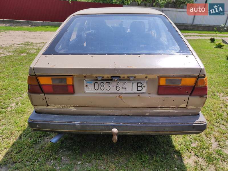 Седан Volkswagen Passat 1986 в Калуші