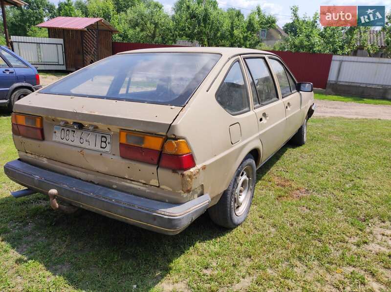 Седан Volkswagen Passat 1986 в Калуші
