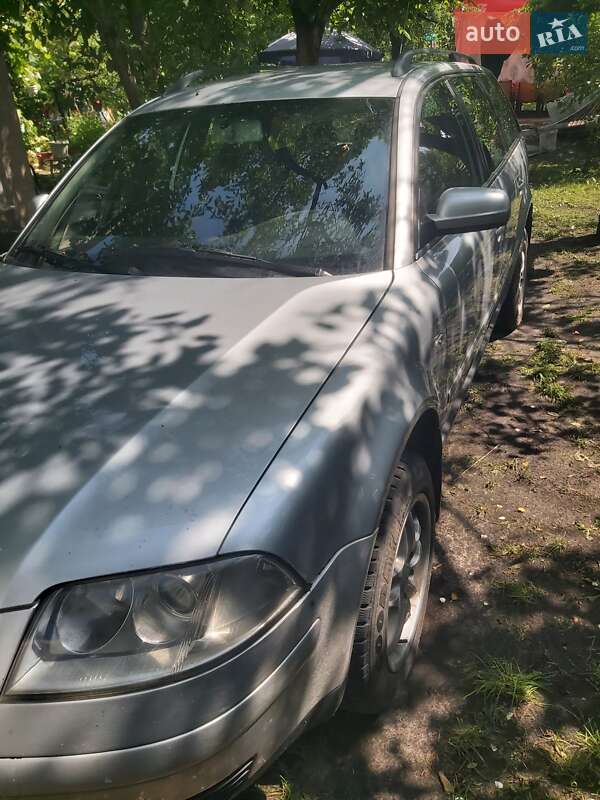 Універсал Volkswagen Passat 2002 в Києві