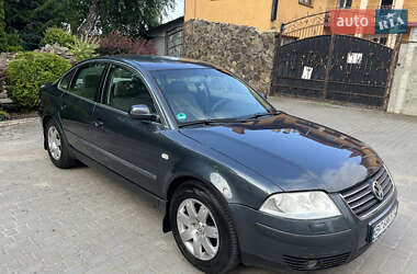 Седан Volkswagen Passat 2002 в Львове