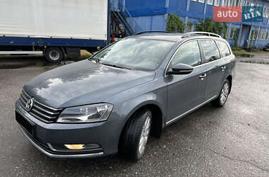 Универсал Volkswagen Passat 2012 в Киеве