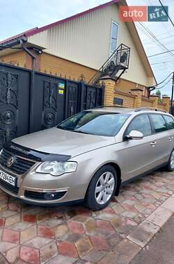 Универсал Volkswagen Passat 2007 в Тростянце