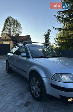 Седан Volkswagen Passat 2001 в 
