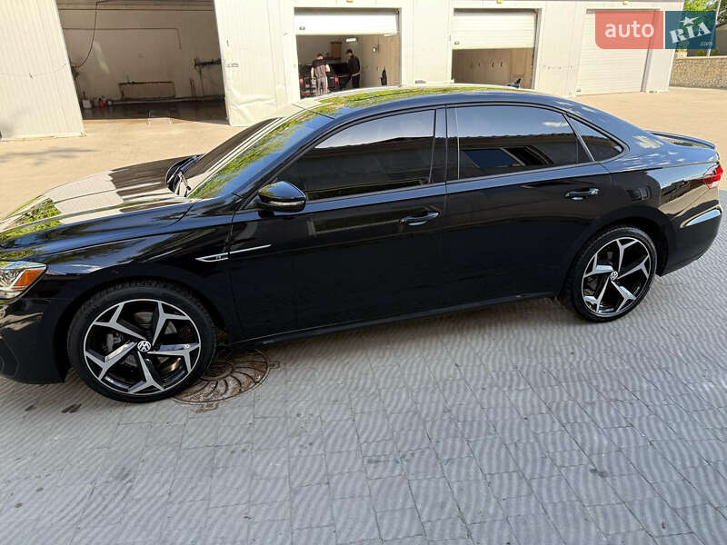 Седан Volkswagen Passat 2020 в Тернополі