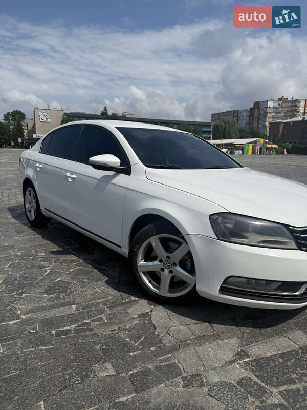 Volkswagen Passat 2011