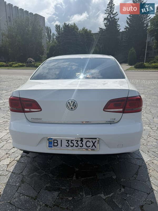 Седан Volkswagen Passat 2011 в Кременчуге