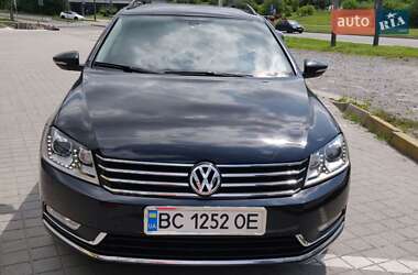 Універсал Volkswagen Passat 2012 в Львові