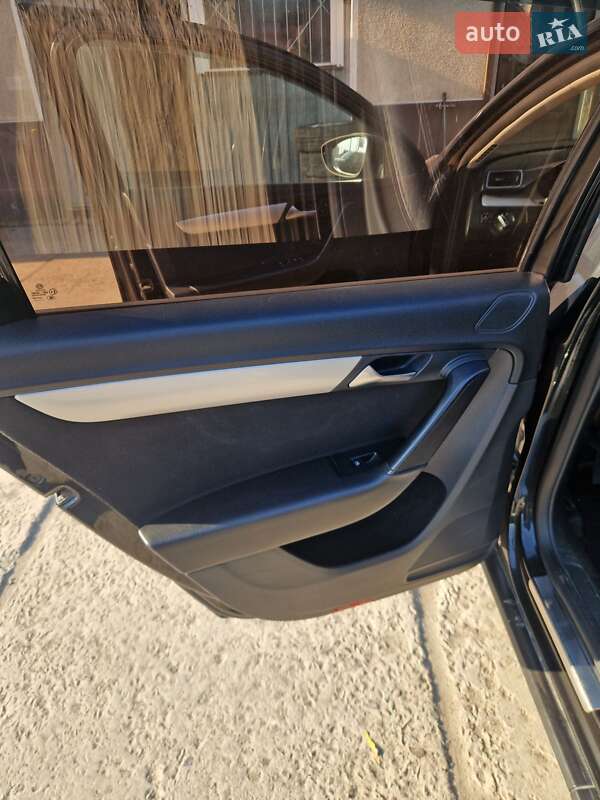 Універсал Volkswagen Passat 2012 в Гусятині