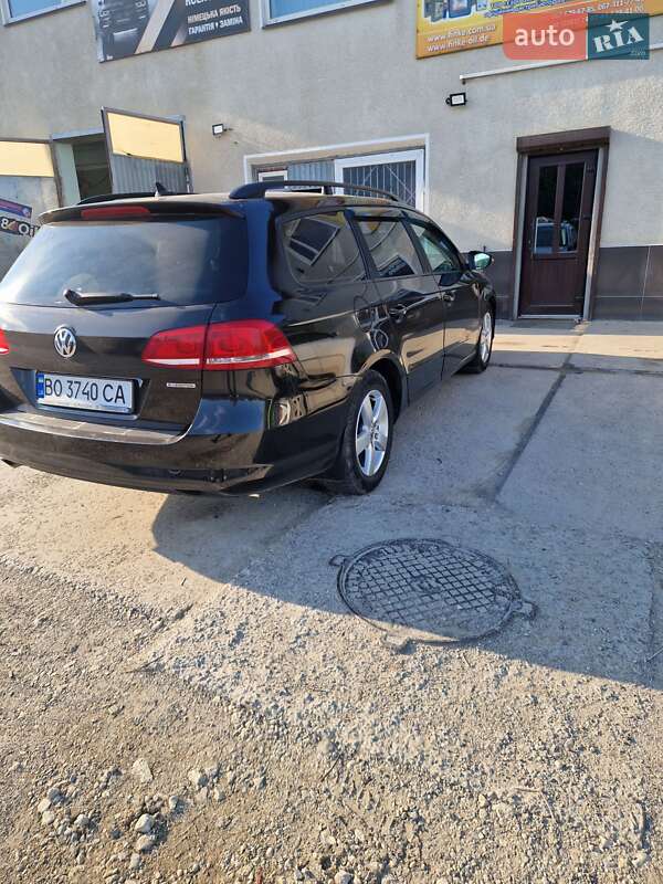 Універсал Volkswagen Passat 2012 в Гусятині