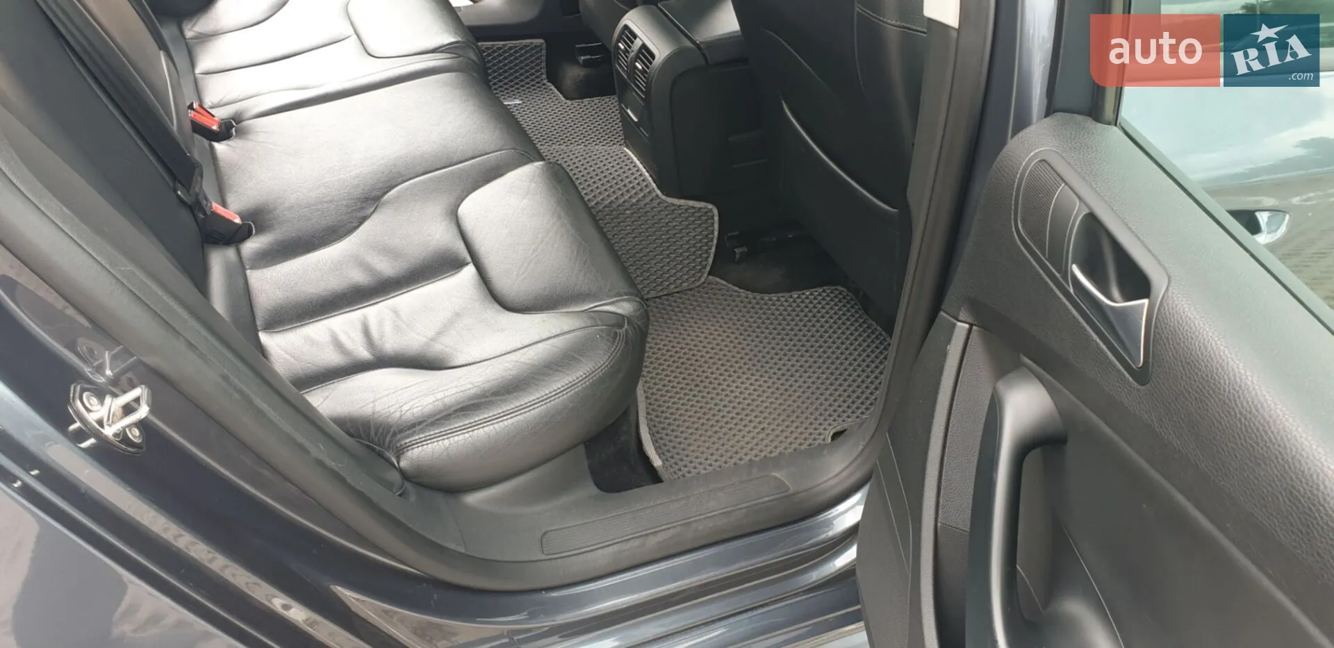 2010 Volkswagen Passat - мініатюра 22