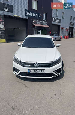 Седан Volkswagen Passat 2016 в Харькове