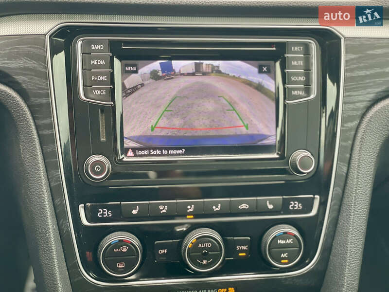 Седан Volkswagen Passat 2017 в Днепре