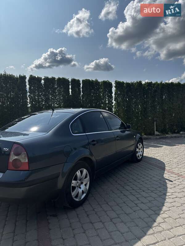 Седан Volkswagen Passat 2001 в Дунаевцах