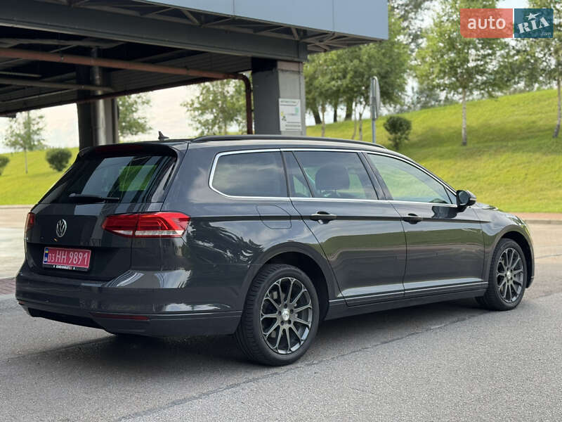 Универсал Volkswagen Passat 2018 в Киеве