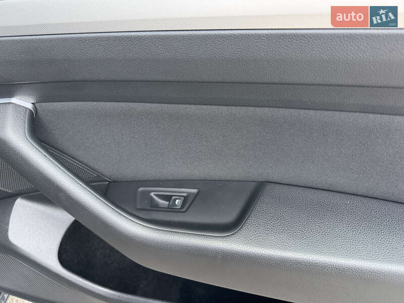 Универсал Volkswagen Passat 2018 в Киеве