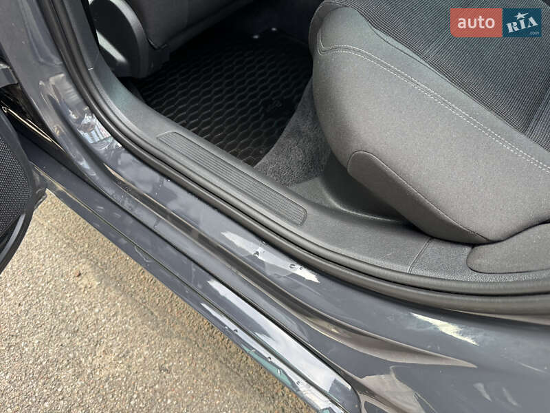 Универсал Volkswagen Passat 2018 в Киеве