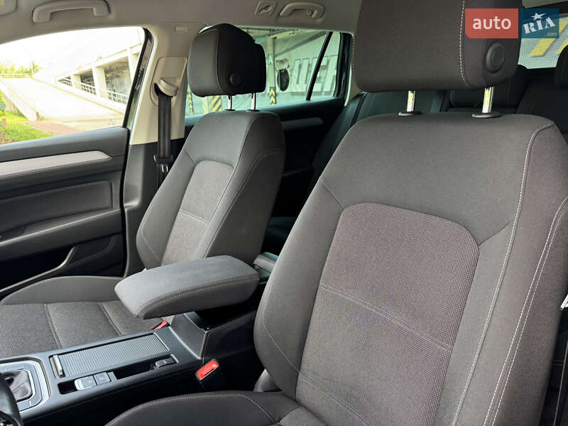 Универсал Volkswagen Passat 2018 в Киеве