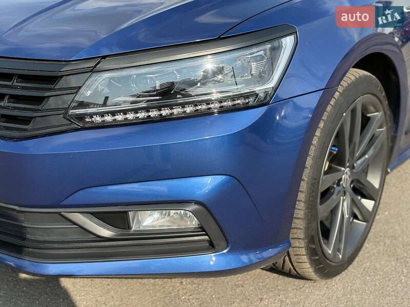 Седан Volkswagen Passat 2016 в Киеве
