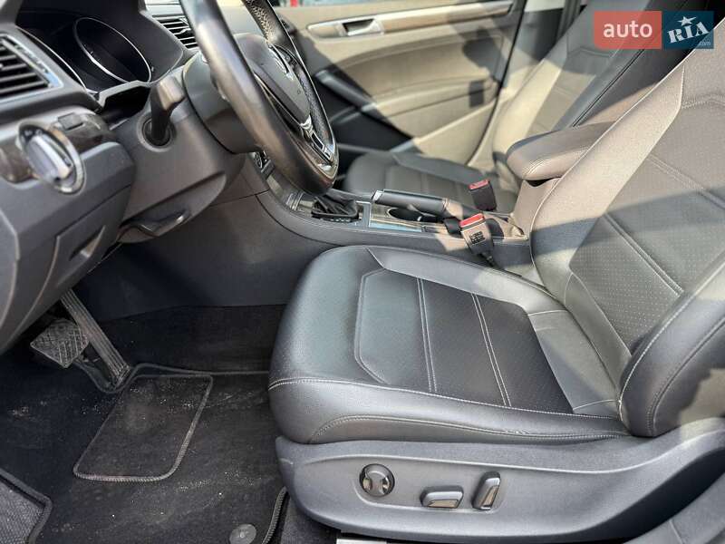 Седан Volkswagen Passat 2016 в Киеве