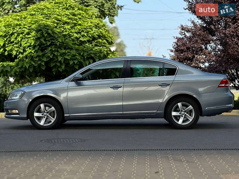 Седан Volkswagen Passat 2011 в Дніпрі