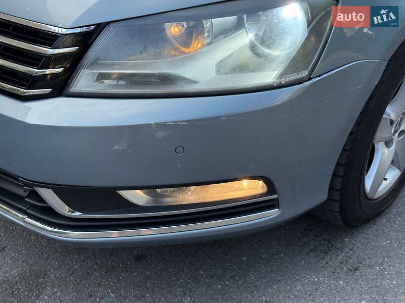 Седан Volkswagen Passat 2011 в Дніпрі