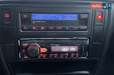 Универсал Volkswagen Passat 2000 в 