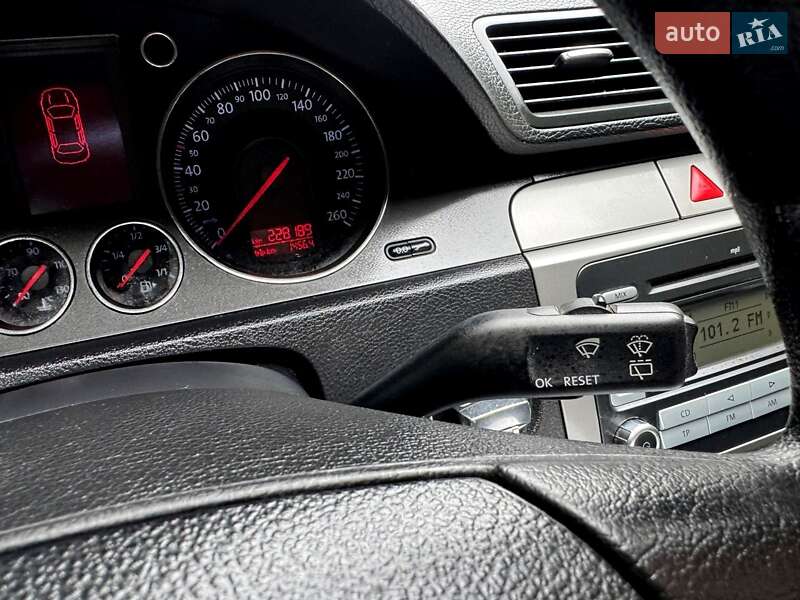 Універсал Volkswagen Passat 2005 в Хмельницькому