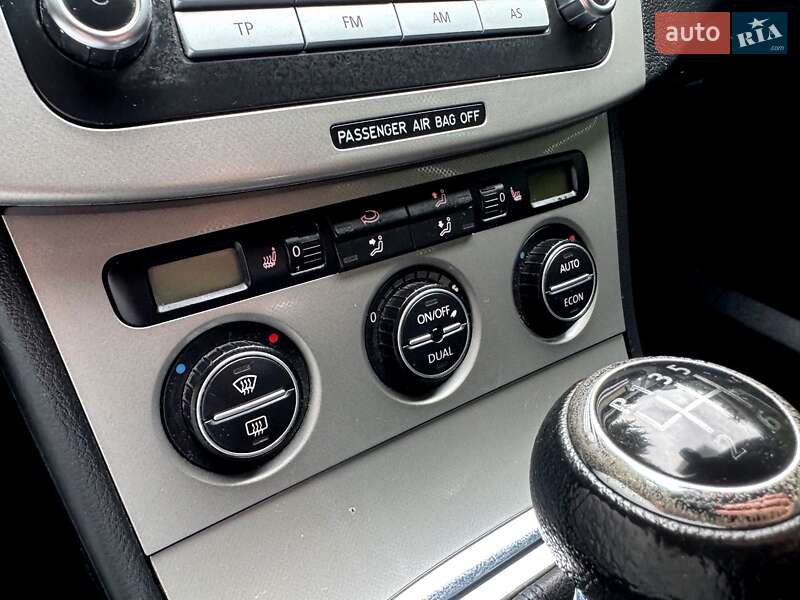 Універсал Volkswagen Passat 2005 в Хмельницькому