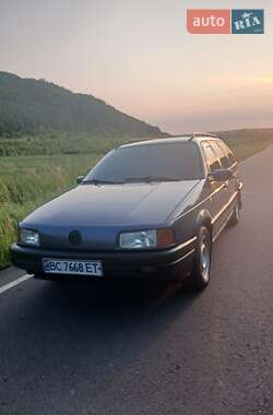 Универсал Volkswagen Passat 1993 в 