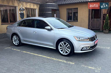 Седан Volkswagen Passat 2017 в 
